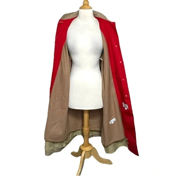 Vintage Misty Harbor 14P tan trench coat with red trim and removable liner - Picture 3 of 12